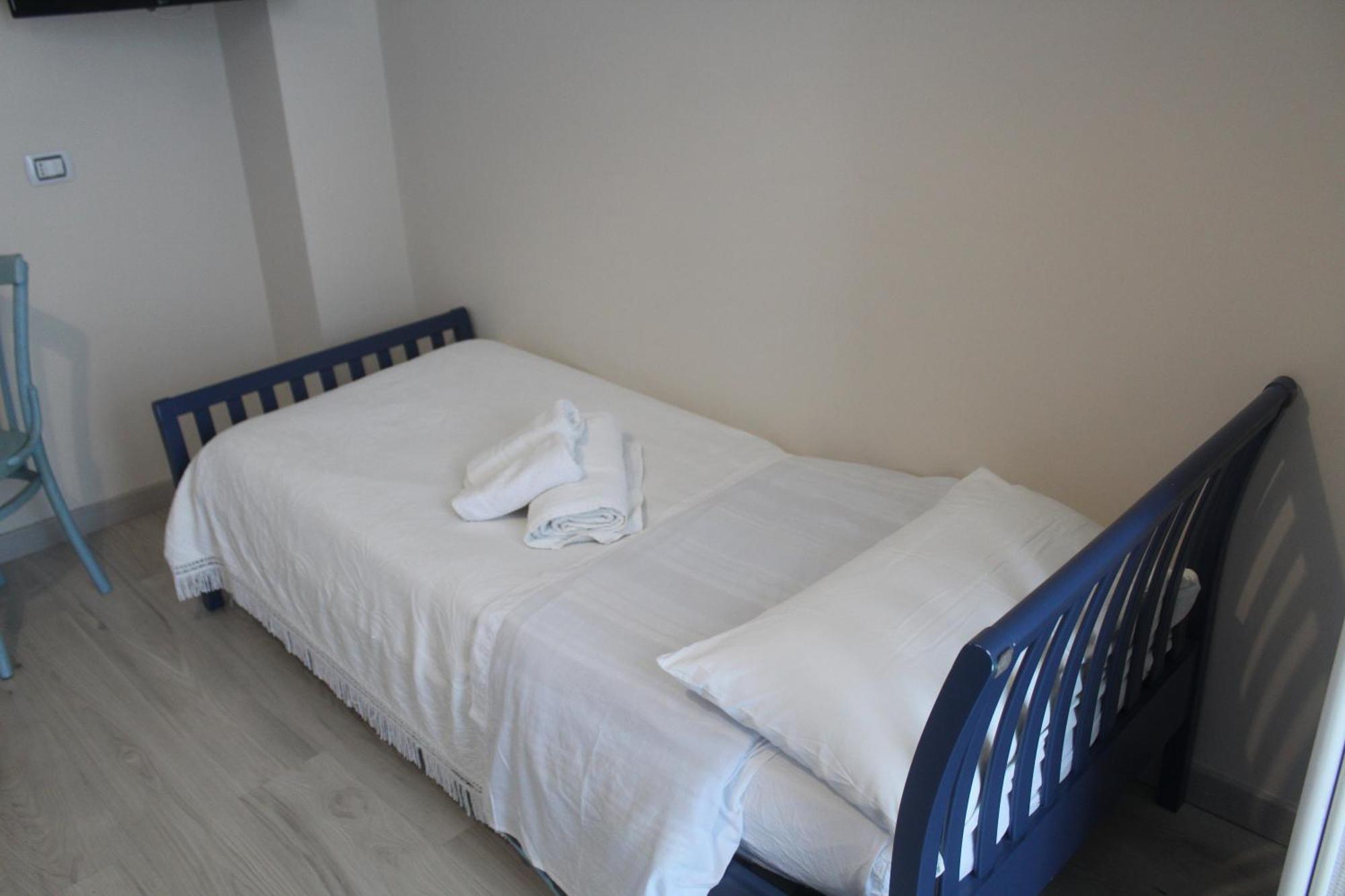 Donna Melina Bed & Breakfast Mileto Exterior photo