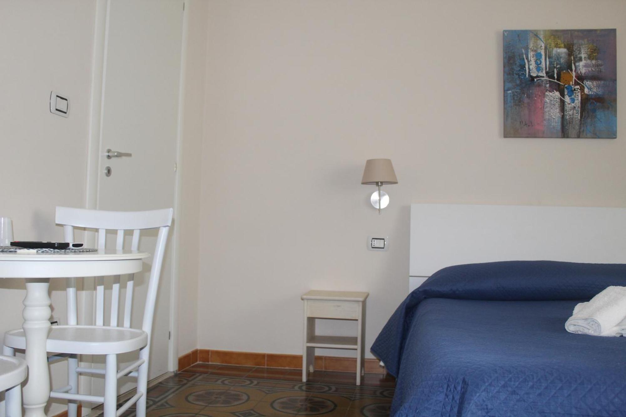Donna Melina Bed & Breakfast Mileto Exterior photo